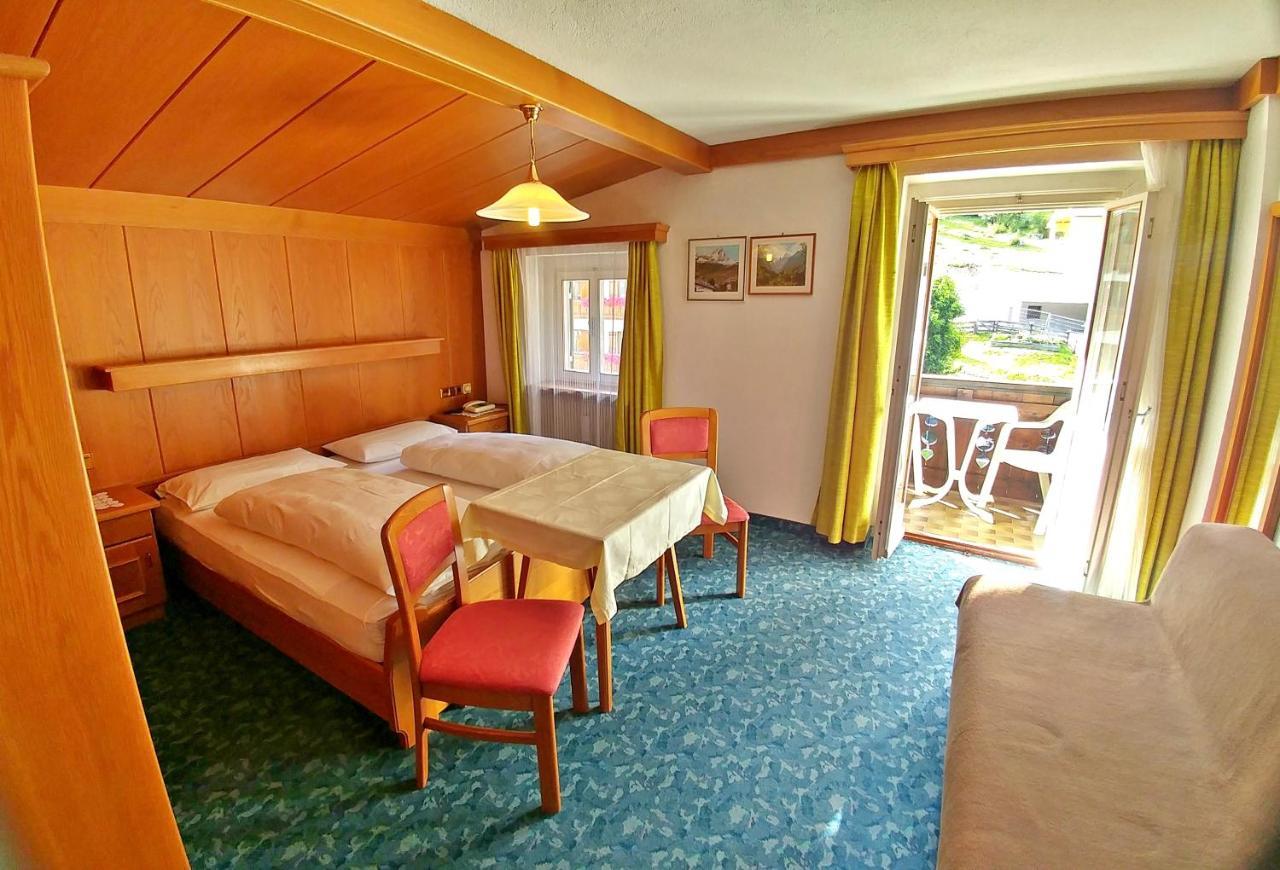 Garni Gabrieli Bed & Breakfast Корвара ин Бадия Екстериор снимка