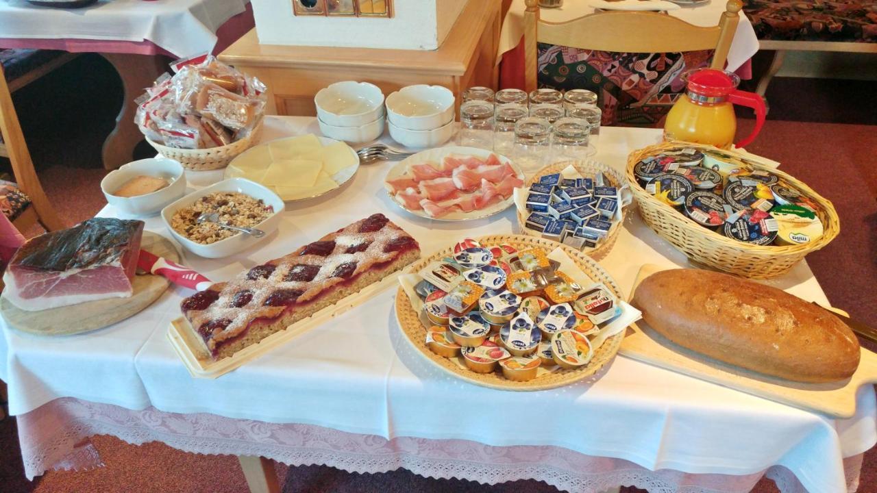 Garni Gabrieli Bed & Breakfast Корвара ин Бадия Екстериор снимка