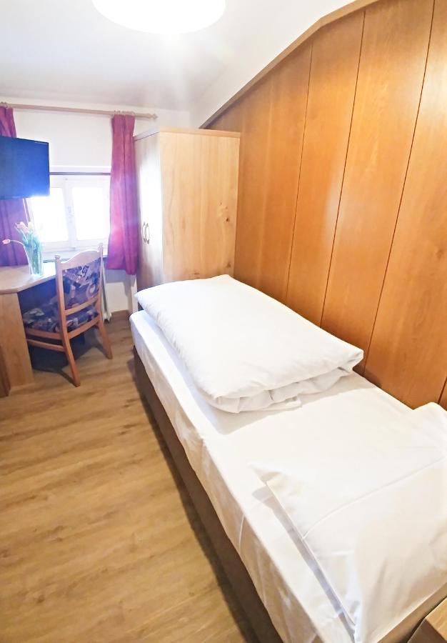 Garni Gabrieli Bed & Breakfast Корвара ин Бадия Стая снимка
